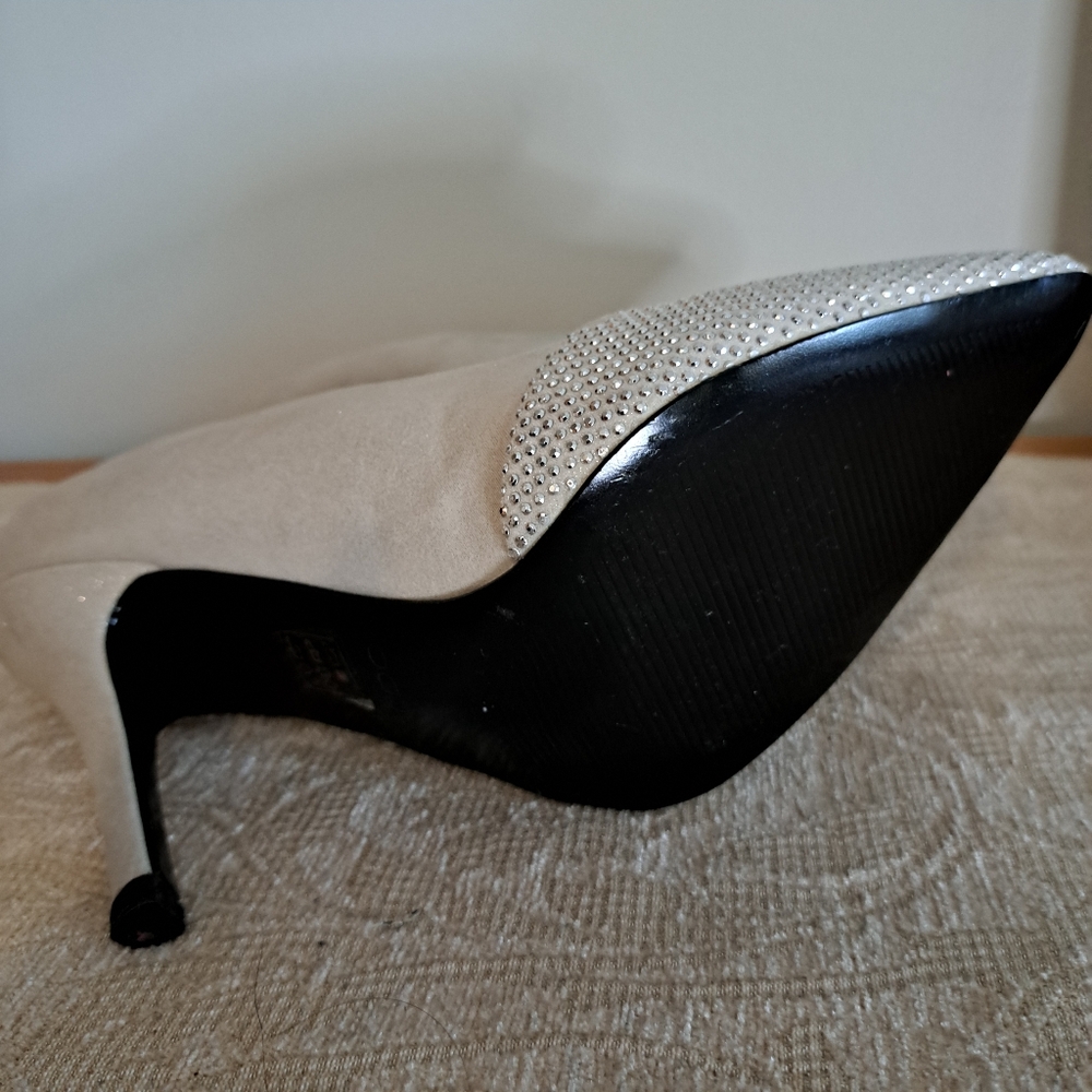 ALDO Silver Sparkle 4" Heels Size 7.5 EUC - Picture 5 of 7